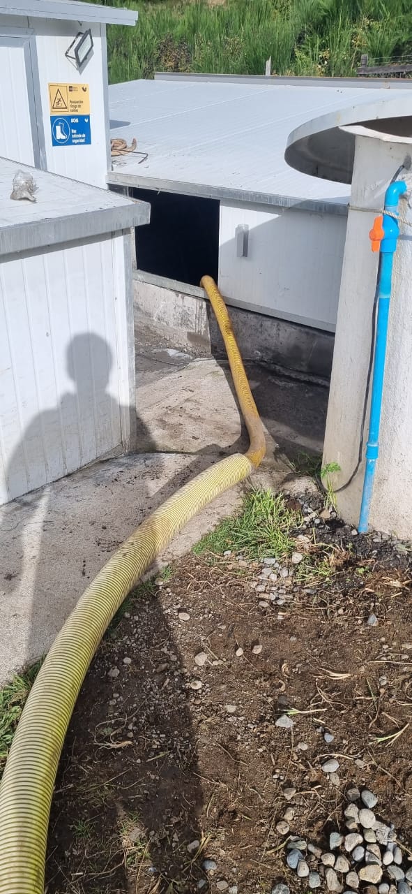 Mantenimiento de estanques decantador y de ecualización – Salmones de Chile